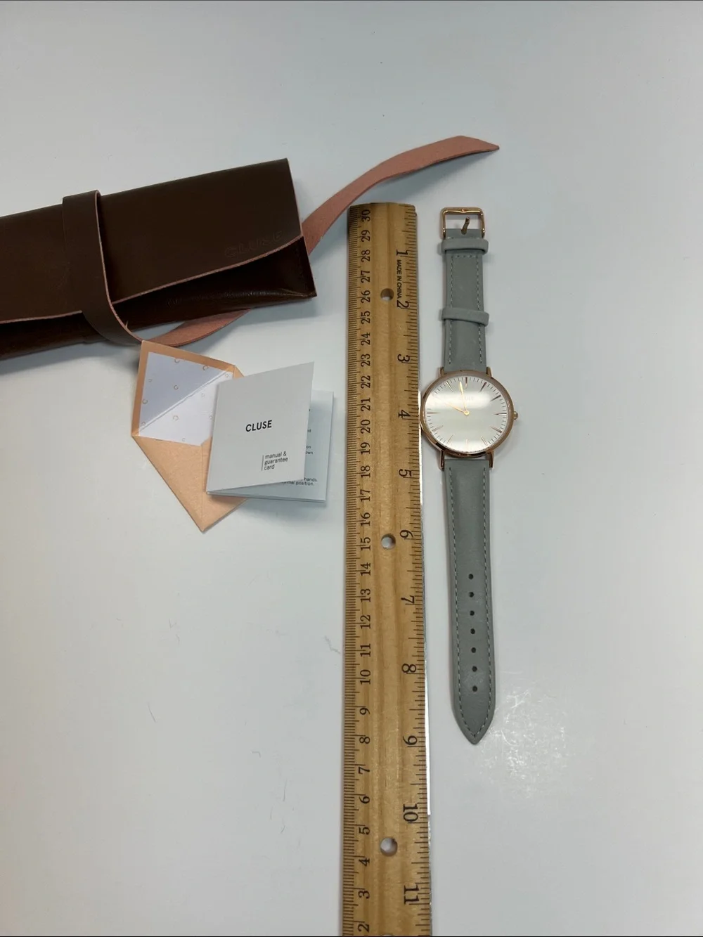 Cluse Men'sWomen’s Grey Leather Strap Watch with Rose Gold Case